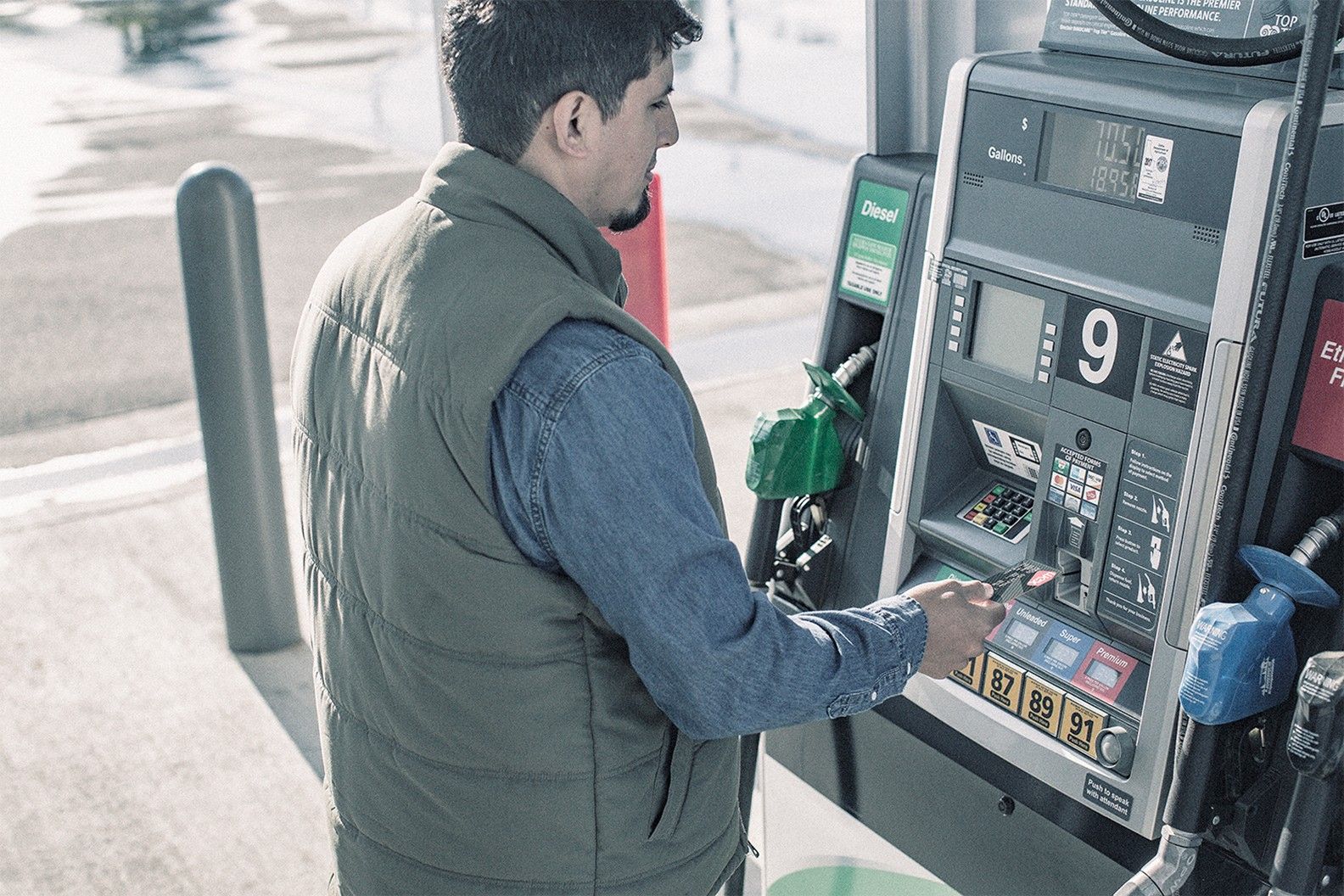 driver uses WEX card to pay for gas