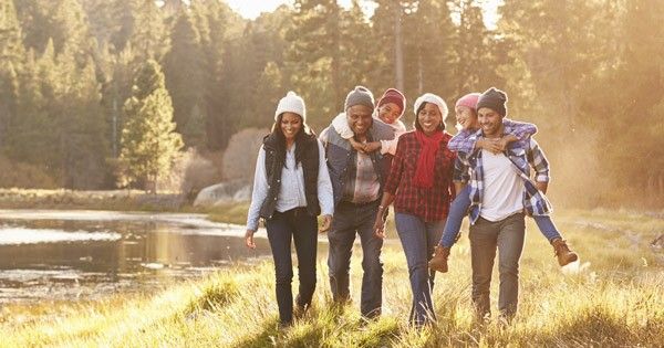 multigenerational family traveling