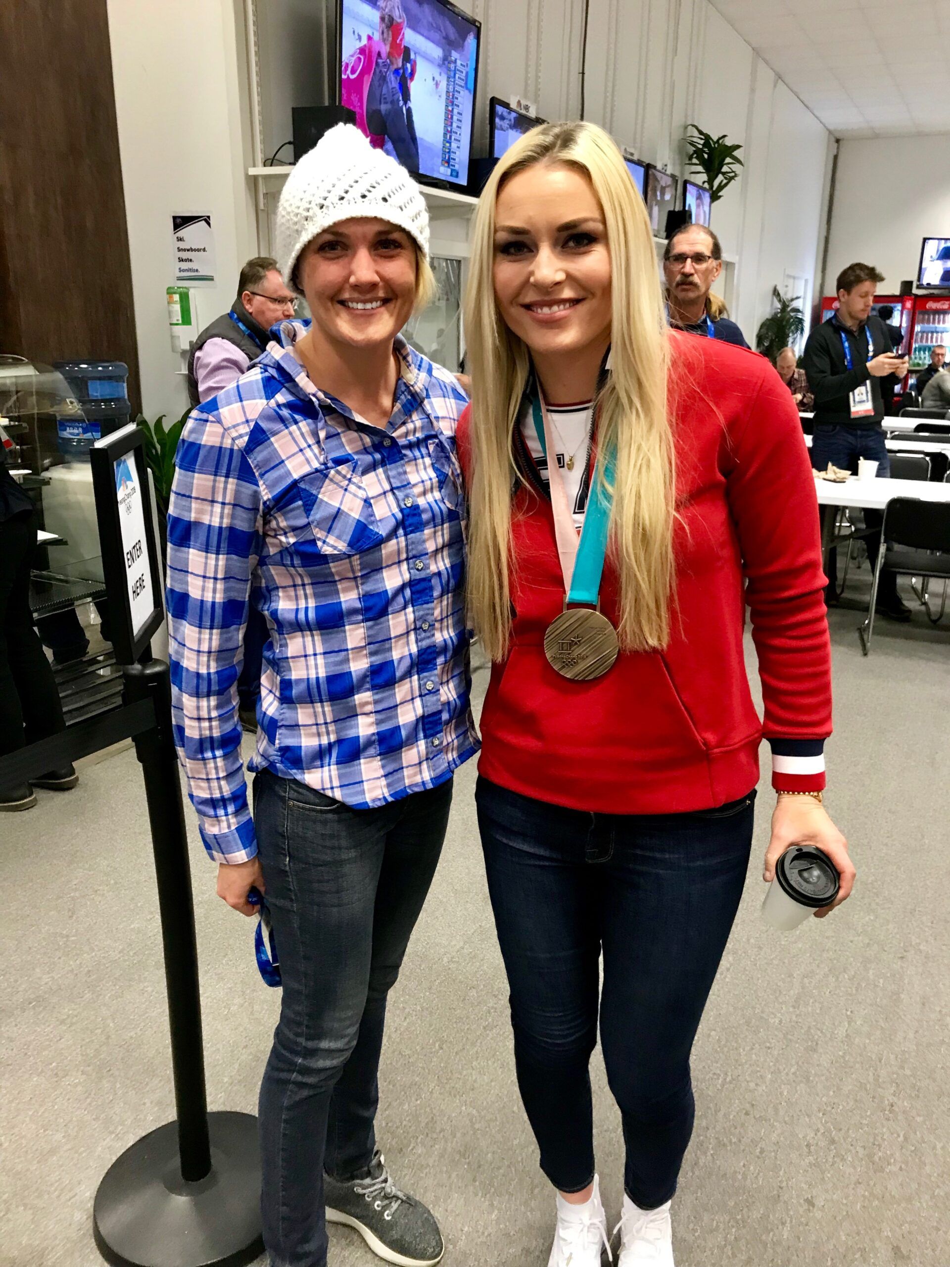 Julia Clukey pictured with Olympic alpine skier Lindsey Vonn